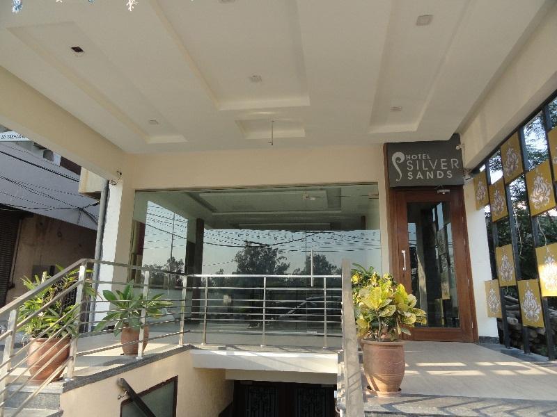 מלון Chandīgarh Silver Sands מראה חיצוני תמונה